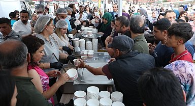Diyarbakır Büyükşehir'den 20 bin kişiye aşure