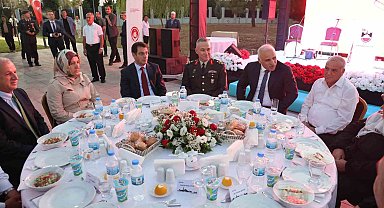 Diyarbakır Valisi Zorluoğlu, şehit yakınları ve gazilerle bir araya geldi