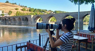 Doğa sanatçısı Taş, Hevsel Bahçelerini objektifine taşımaya devam ediyor