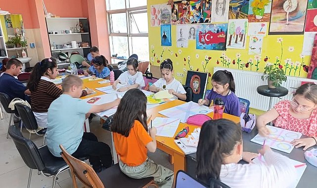 Doğubayazıt'ta hayal gücünü renklerle buluştur etkinliği