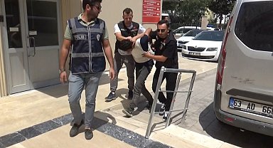 Doktor ve güvenlik görevlisini bıçaklayan zanlı adliyeye sevk edildi