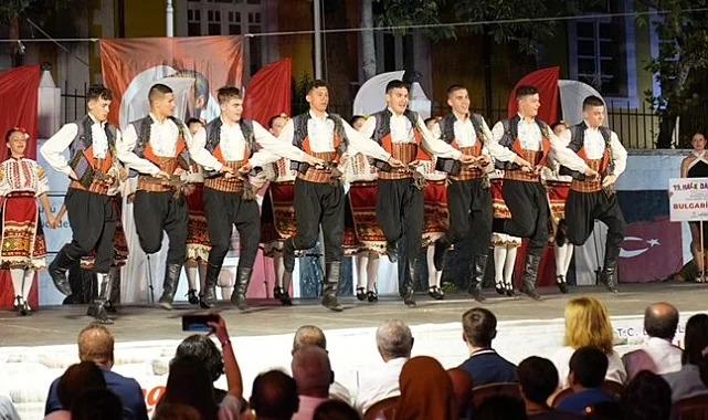Dünya kültürleri Denizli'nin ilçelerinde sahne alıyor