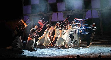 Dünyanın en önemli tiyatro festivalinin açılışını Türk ekip yapacak