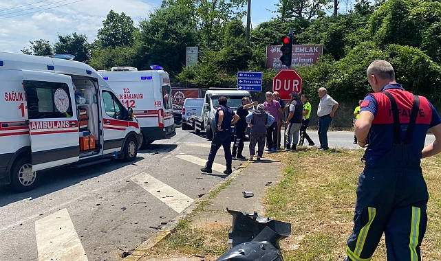 Düzce Barbaros Kavşağı'nda korkutan kaza: 3 yaralı