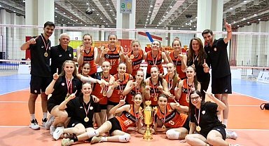 Eczacıbaşı Spor Kulübü'nün altyapı takımlarından 2024-2025 sezonunda önemli başarılar