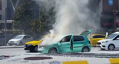 Edirne'de seyir halindeki otomobil alev alev yandı