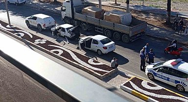 Eğirdir'de 3 aracın karıştığı zincirleme kazada 1 kişi yaralandı