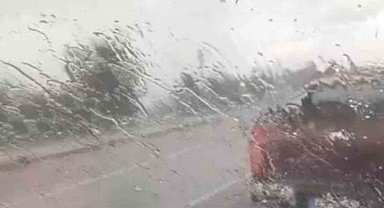 Elazığ'a kış geri geldi, dolu ve sağanak etkili oldu