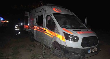 Elazığ'da ambulans şarampole uçtu: 2 yaralı