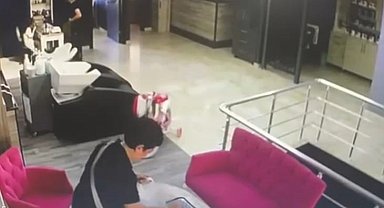 Eltisi tarafından içeceğine ilaç karıştırılan kadın ölümden döndü, o anlar kameraya yansıdı