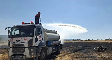 Emet'te biçerdöver kaynaklı yangında yaklaşık 500 dekar ekili alan zarar gördü