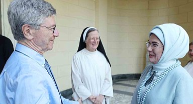 Emine Erdoğan, Vatikan'da "Dünya 5'ten büyüktür" mesajı verdi