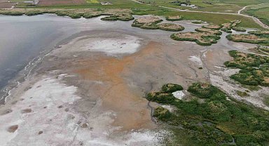 Erçek Gölü'nün kıyıları kuruyor: Uzmanlar uyarıyor