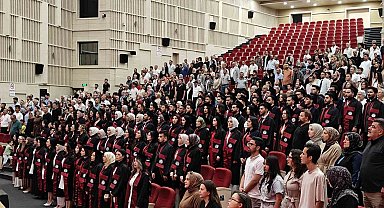 ERÜ Eczacılık Fakültesi 16. dönem mezunlarını verdi