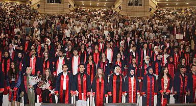 ERÜ Sağlık Hizmetleri Meslek Yüksekokulu 34. Dönem mezunlarını verdi