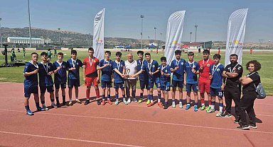 Erzincan Futbol Takımı Anadolu Yıldızlar Ligi'nde Türkiye üçüncüsü oldu