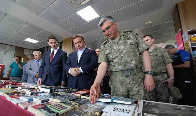 Erzincan'da 15 Temmuz Kitap ve Resim Sergisi'nin açılışı yapıldı