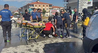 Erzincan'da otomobil ile motosiklet çarpıştı: 2 yaralı