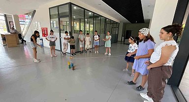 Esenyurt'ta çocuklar hem öğreniyor hem eğleniyor