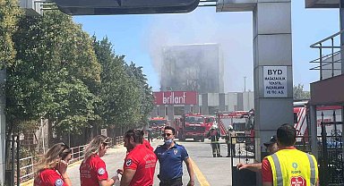 Esenyurt'ta tekstil fabrikasında korkutan yangın