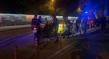 Eskişehir'de ticari taksi ile Motorize Yunus Timi'nin karıştığı kazada 2 polis yaralandı