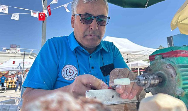 Eskişehir'in 'beyaz altını' lületaşı Van'da ilgi odağı oldu