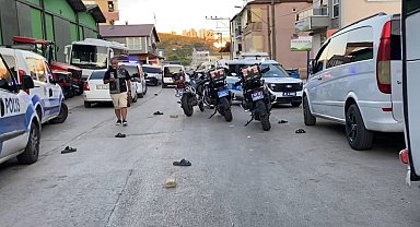 Ev baskınıyla başlayan kavgada sokak savaş alanına döndü