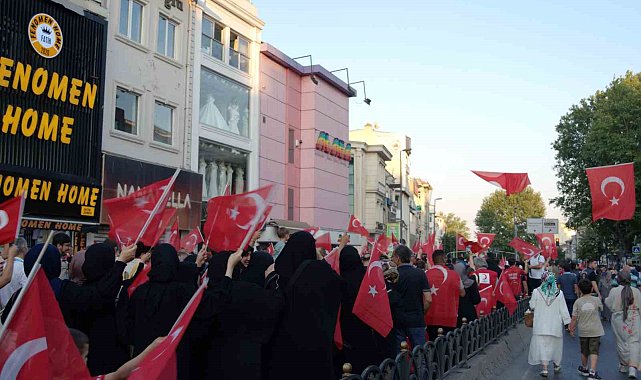 Fatih'te 15 Temmuz Demokrasi ve Milli Birlik Günü'nde "Zaferin Adı Türkiye" etkinliği