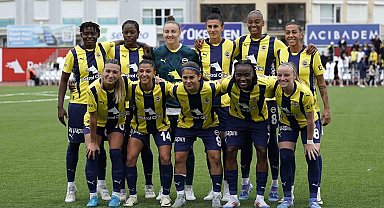 Fenerbahçe'de 17 oyuncunun sözleşmesi uzatıldı