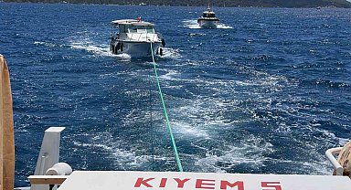 Fethiye'de arızalanan ve sürüklenen tekne kurtarıldı