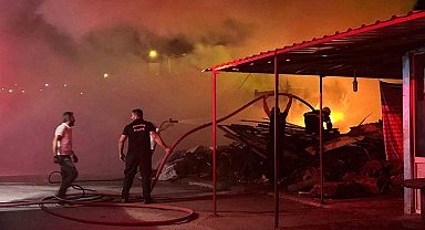 Fırındaki odunlar alev aldı