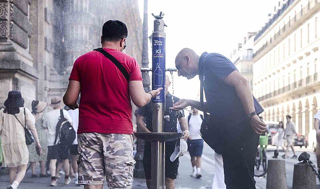 Fransa'da kavurucu sıcaklarda 2 kişi hayatını kaybetti