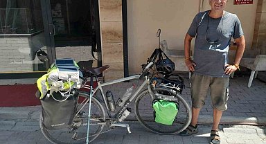 Fransız bisikletçi 3 bin 500 kilometre pedal çevirerek Karapınar'a ulaştı