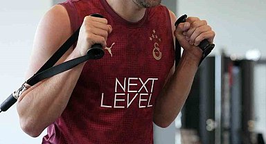 Galatasaray hazırlıklarını çift idman yaparak sürdürdü