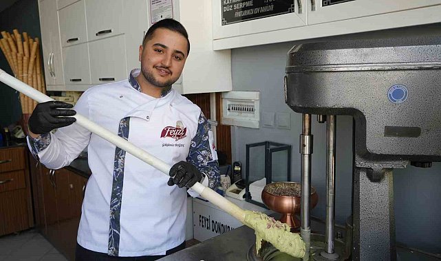Gaziantep'e özgü Antep fıstıklı dondurmaya yoğun talep