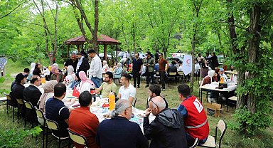 Gazzeli öğrenciler piknikte buluştu