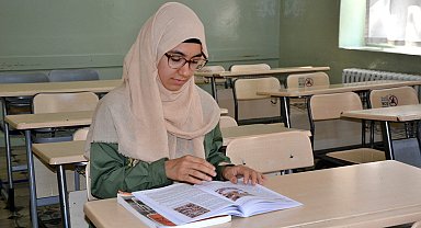 Gediz Anadolu Lisesi öğrencilerinden YKS'de tarihi başarı