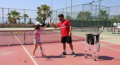 Geleceğin tenisçilerine Başkan Çerçioğlu'ndan tam destek