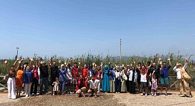Gençler, sahillerde kıyı temizliği yaptı