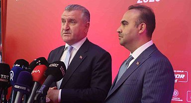 Gençlik ve Spor Bakanı Bak ile Sanayi ve Teknoloji Bakanı Kacır, "Bigg Spor Ödülleri" törenine katıldı