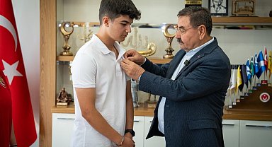 Gölbaşı Belediye Başkanı Odabaşı, ilçeyi temsil eden genç sporcuları ağırladı