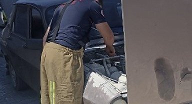 Gönen'de seyir halindeki araçtan dumanlar yükseldi