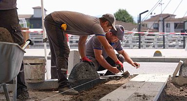 Güvenli yaya trafiği için kaldırımlar yenileniyor