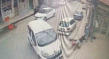 Hafif ticari araç ile elektrikli bisiklet çarpıştı: 1 yaralı