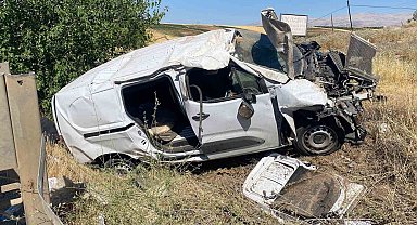 Hafif ticari araç şarampole yuvarlandı: 1 ağır yaralı