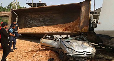 Hafriyat kamyonunun ezdiği otomobilden yaralı kurtulan sürücü, "Fotoğraflara bakınca ben buradan nasıl çıktım diye kendime soruyorum"