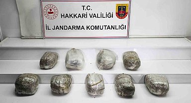 Hakkari'de 14 kilo skunk maddesi ele geçirildi
