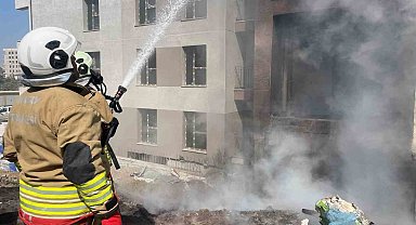 Hatay'da şantiye yangını büyümeden söndürüldü