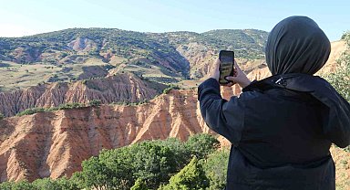 Hem ismi hem de görüntüsüyle dikkat çekiyor, ziyaretçilerine eşsiz manzara sunuyor