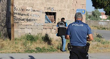 Husumetli iki grup arasında bıçaklı kavga: 1'i ağır 4 yaralı